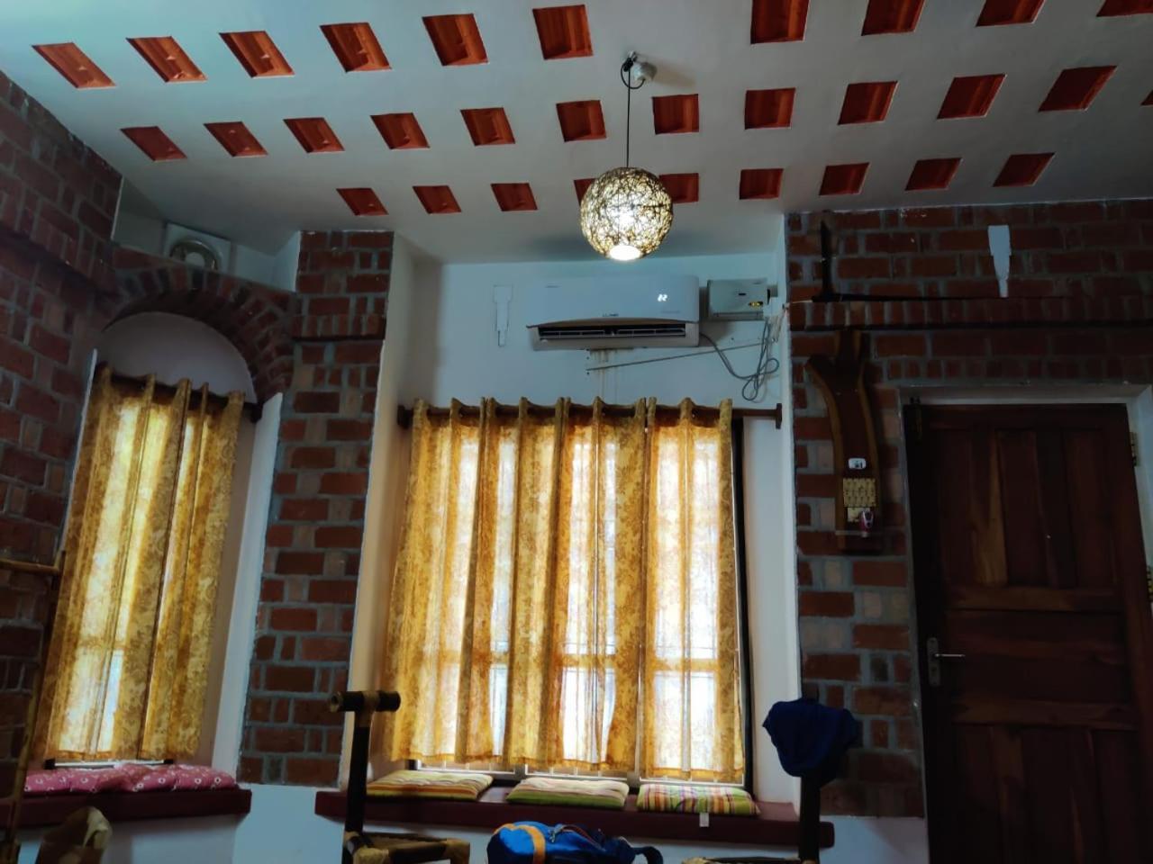Ashtamudivillas Kollam Eksteriør billede