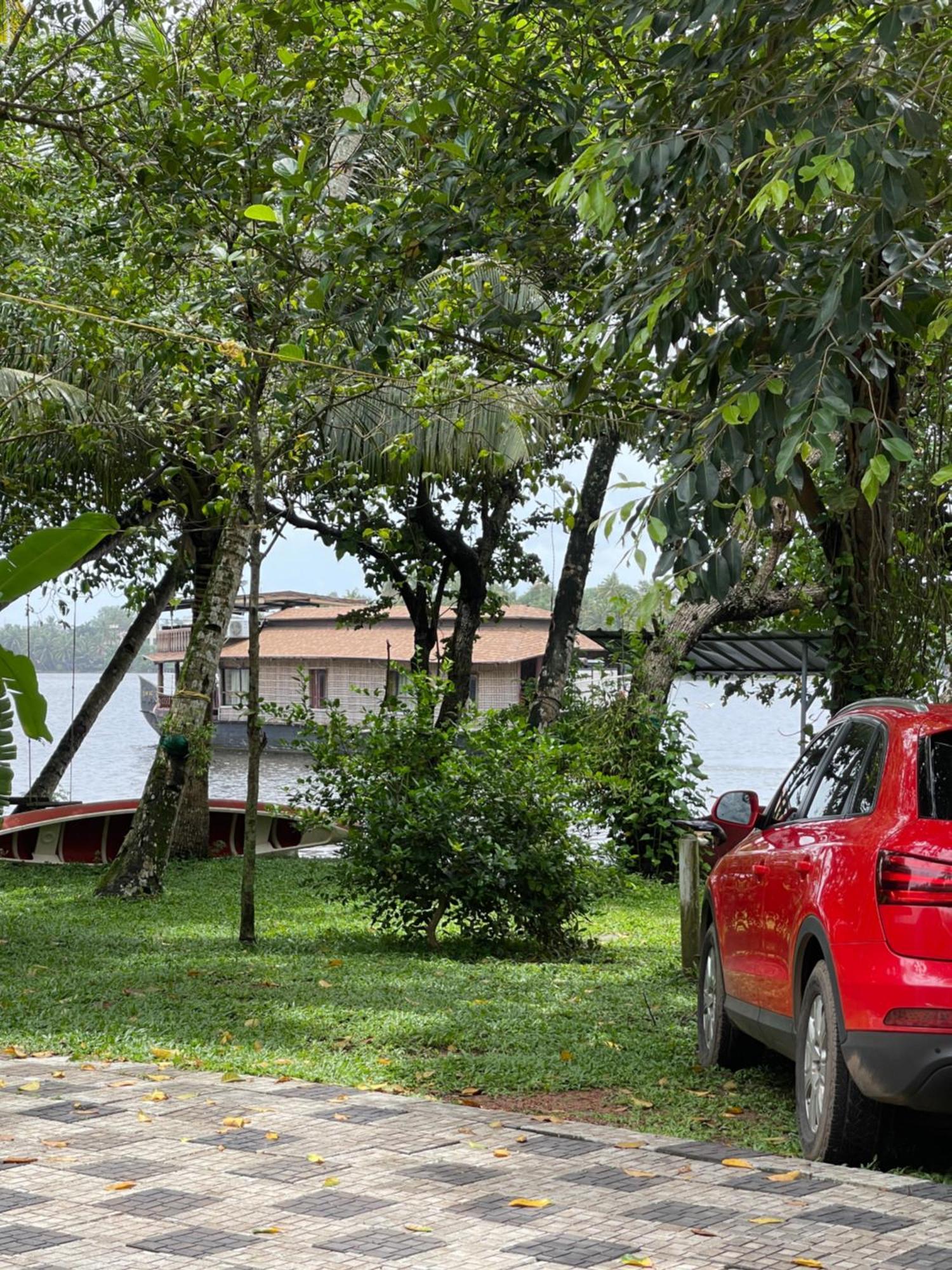 Ashtamudivillas Kollam Eksteriør billede