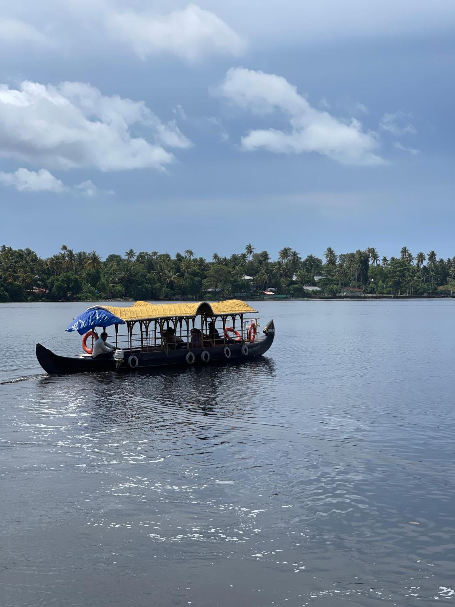 Ashtamudivillas Kollam Eksteriør billede